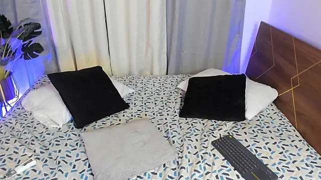 Amy art online show from 09-27-25, 08:47