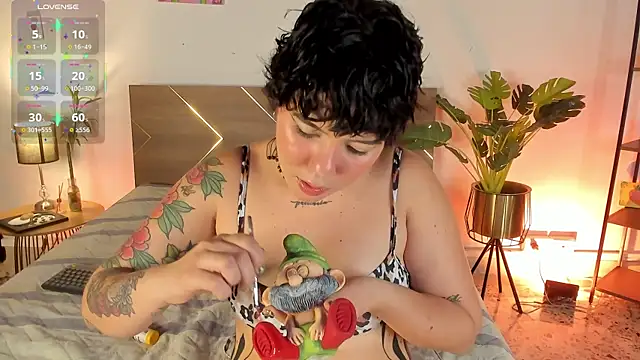 Amy art online show from 04-30-26, 01:06