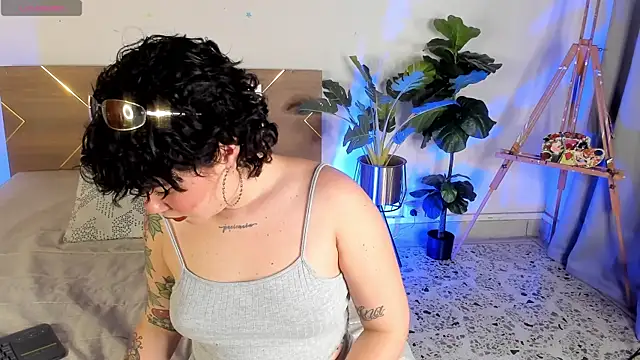 Amy art online show from 06-24-26, 08:52
