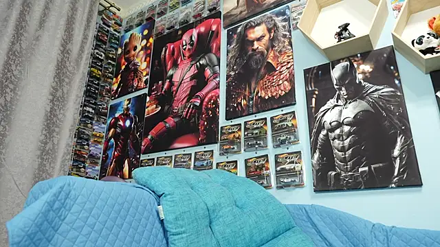 Snapshot of Muscle_Bear chatting on 09-15-25, 04:18 Muscle Bear online show from 09-15-25, 04:18