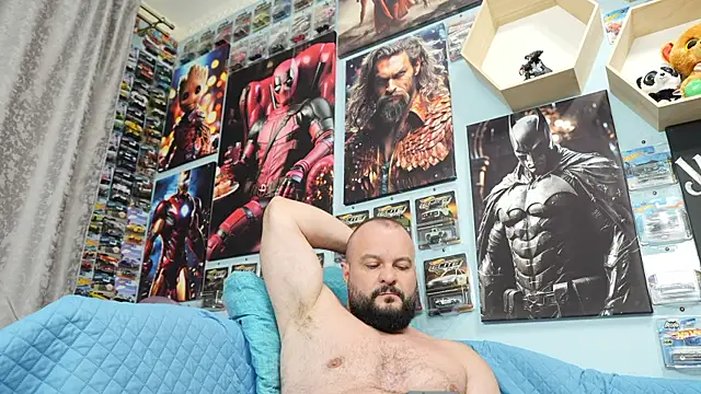Snapshot of Muscle_Bear chatting on 09-17-25, 03:46 Muscle Bear online show from 09-17-25, 03:46