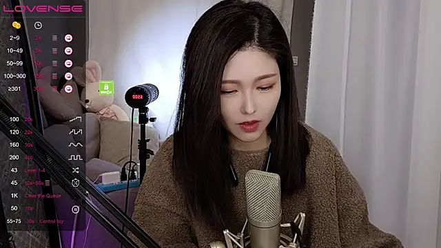 Snapshot of tw_lala chatting on 12-23-24, 04:17 tw lala online show from 12-23-24, 04:17