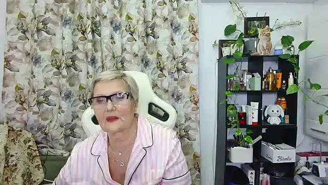 Selenna57 online show from 02-13-25, 05:44