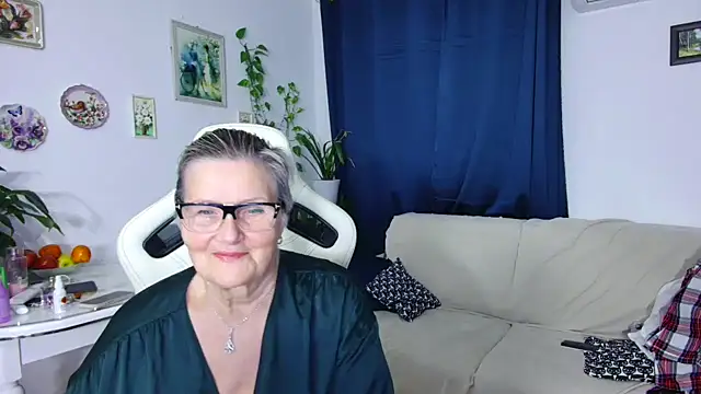 Selenna57 online show from 01-18-26, 06:44