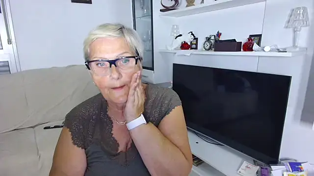 Selenna57 online show from 06-07-26, 04:44