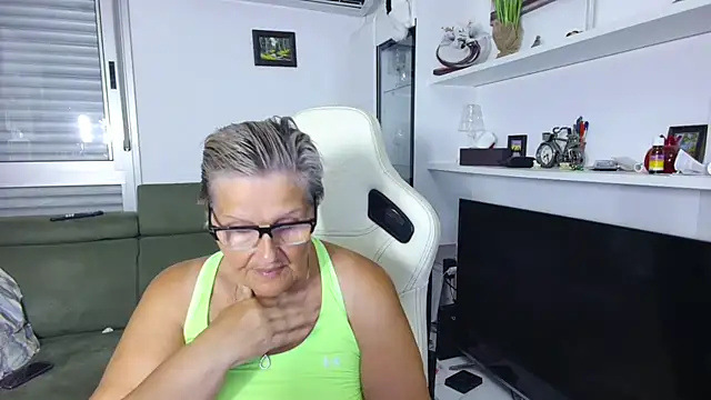 Selenna57 online show from 06-18-26, 05:17