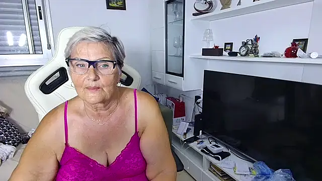 Selenna57 online show from 06-21-26, 05:04