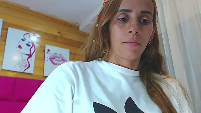 Snapshot of Amber_Moore chatting on 02-04-25, 10:55 Amber Moore online show from 02-04-25, 10:55