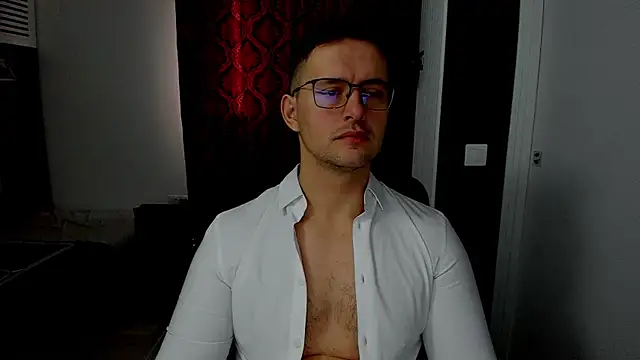 sexxymuscles4u online show from 12-16-25, 08:52