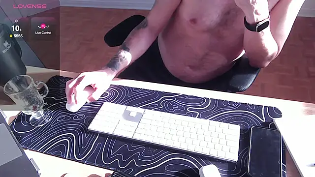 Snapshot of ttboy2000 chatting on 02-04-25, 08:38 ttboy2000 online show from 02-04-25, 08:38