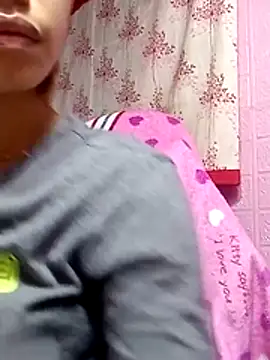 Snapshot of Cutie_body11 chatting on 04-16-26, 12:33 Cutie body11 online show from 04-16-26, 12:33
