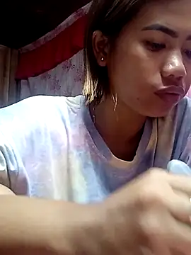 Snapshot of Cutie_body11 chatting on 04-22-26, 12:24 Cutie body11 online show from 04-22-26, 12:24