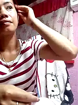 Snapshot of Cutie_body11 chatting on 05-05-26, 10:45 Cutie body11 online show from 05-05-26, 10:45