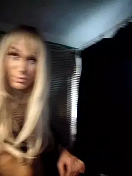 Snapshot of lilianashemale chatting on 10-23-25, 01:32 lilianashemale online show from 10-23-25, 01:32