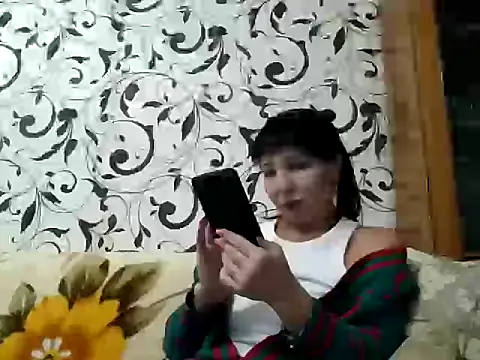 Snapshot of JeaneDavis chatting on 10-18-25, 02:40 JeaneDavis online show from 10-18-25, 02:40