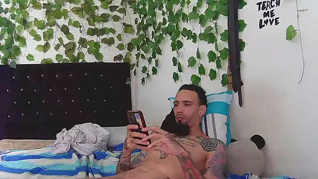 caribbeanlover1 online show from 10-02-25, 07:54