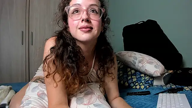 Snapshot of Cassandra_Caiin chatting on 12-15-24, 01:02 Cassandra Caiin online show from 12-15-24, 01:02