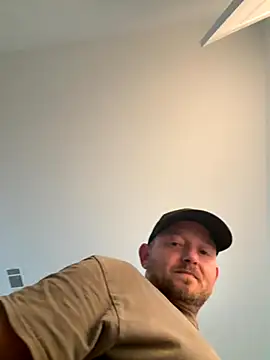 Snapshot of smokeymt420 chatting on 09-27-25, 11:21 smokeymt420 online show from 09-27-25, 11:21