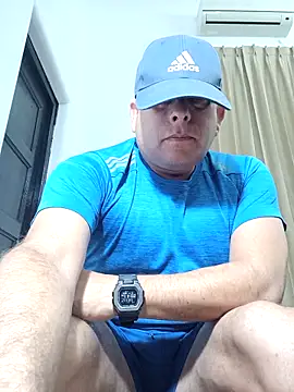 chicoguapo8 online show from 09-18-25, 01:40