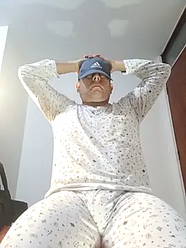 chicoguapo8 online show from 09-22-25, 07:54