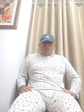 chicoguapo8 online show from 10-01-25, 11:05