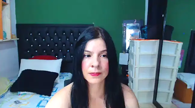 Estefani 32 online show from 12-20-24, 08:23