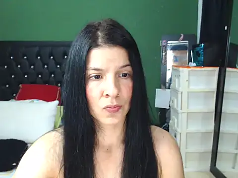 Estefani 32 online show from 12-29-24, 04:19