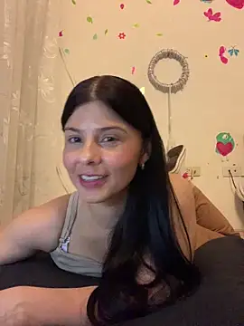 Estefani 32 online show from 04-12-26, 06:35