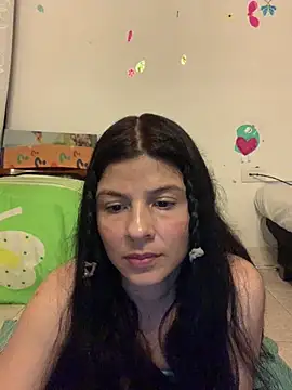 Estefani 32 online show from 04-29-26, 05:30