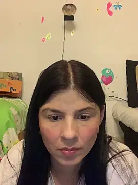 Estefani 32 online show from 05-01-26, 12:37