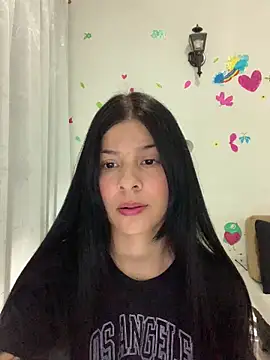 Estefani 32 online show from 05-05-26, 03:09