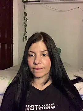 Estefani 32 online show from 06-18-26, 07:29