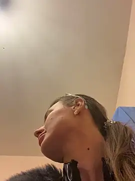 Flossy Vettie online show from 03-20-25, 06:20