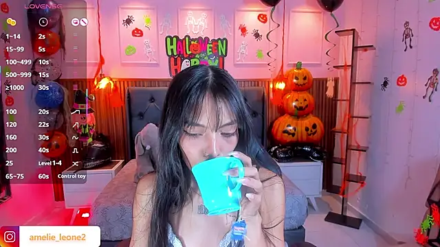 AMELIELEONE online show from 10-16-25, 01:12