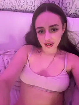 Lisaaan online show from 10-13-25, 02:50