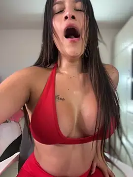 Snapshot of Emmily_19 chatting on 10-20-25, 11:49 Emmily 19 online show from 10-20-25, 11:49