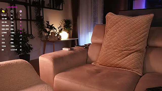 Anette Belorie online show from 12-20-25, 01:40