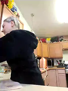 Snapshot of ScarletCallings420 chatting on 12-12-24, 08:21 ScarletCallings420 online show from 12-12-24, 08:21