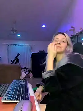 Snapshot of ScarletCallings420 chatting on 01-24-25, 03:55 ScarletCallings420 online show from 01-24-25, 03:55