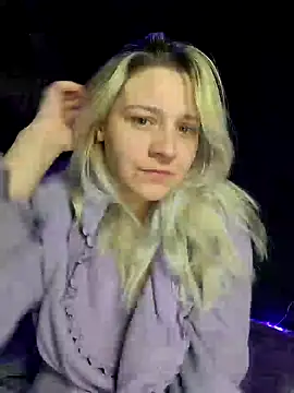 Snapshot of ScarletCallings420 chatting on 02-08-25, 04:14 ScarletCallings420 online show from 02-08-25, 04:14