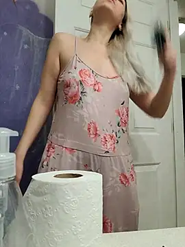 Snapshot of ScarletCallings420 chatting on 03-12-25, 04:56 ScarletCallings420 online show from 03-12-25, 04:56