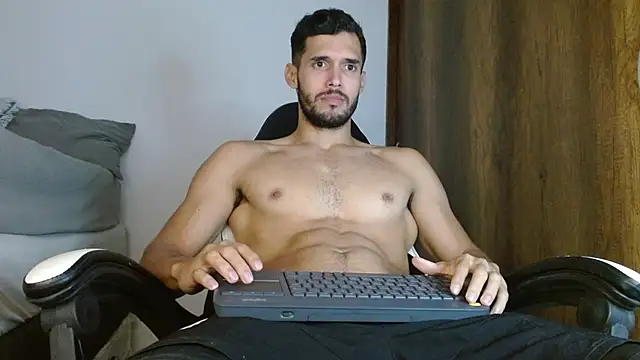 Noah jhonsonn online show from 01-13-25, 04:51