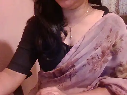 Snapshot of Pinky_4 chatting on 04-11-26, 05:01 Pinky 4 online show from 04-11-26, 05:01