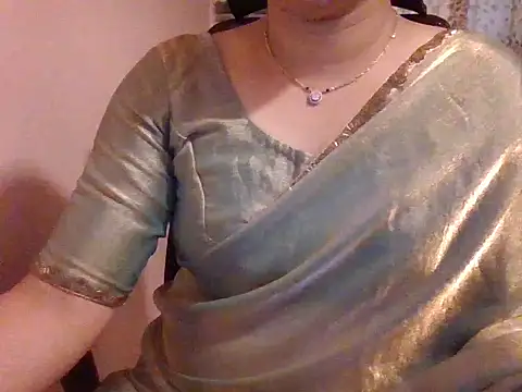 Snapshot of Pinky_4 chatting on 05-18-26, 06:19 Pinky 4 online show from 05-18-26, 06:19