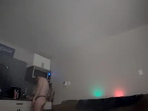 Snapshot of EZYves chatting on 12-06-24, 12:34 EZYves online show from 12-06-24, 12:34