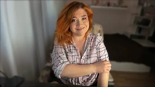 Snapshot of Vi-Vixen chatting on 05-18-26, 10:43 Vi-Vixen online show from 05-18-26, 10:43