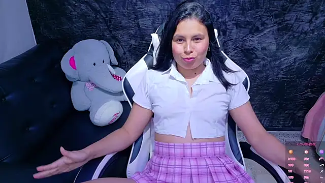 olivia love  online show from 05-06-26, 07:19