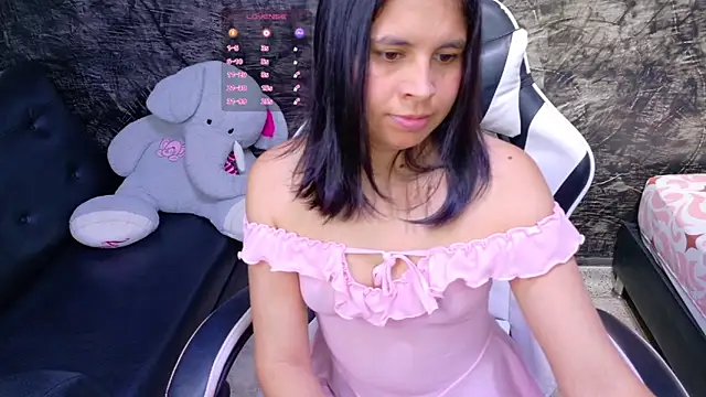 olivia love  online show from 05-10-26, 03:50