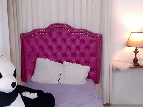 Snapshot of DreamLADYBOY chatting on 10-05-25, 10:29 DreamLADYBOY online show from 10-05-25, 10:29