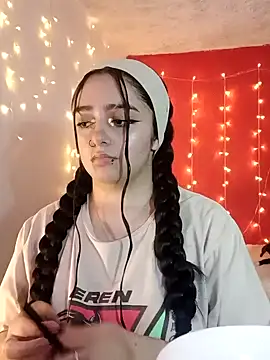 IvonneT online show from 01-31-25, 02:15